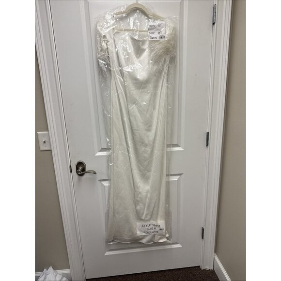 MAC DUGGAL Size 6 White 11441 Feather Off The Shoulder Gown Dress Wedding Bride - Picture 11 of 12